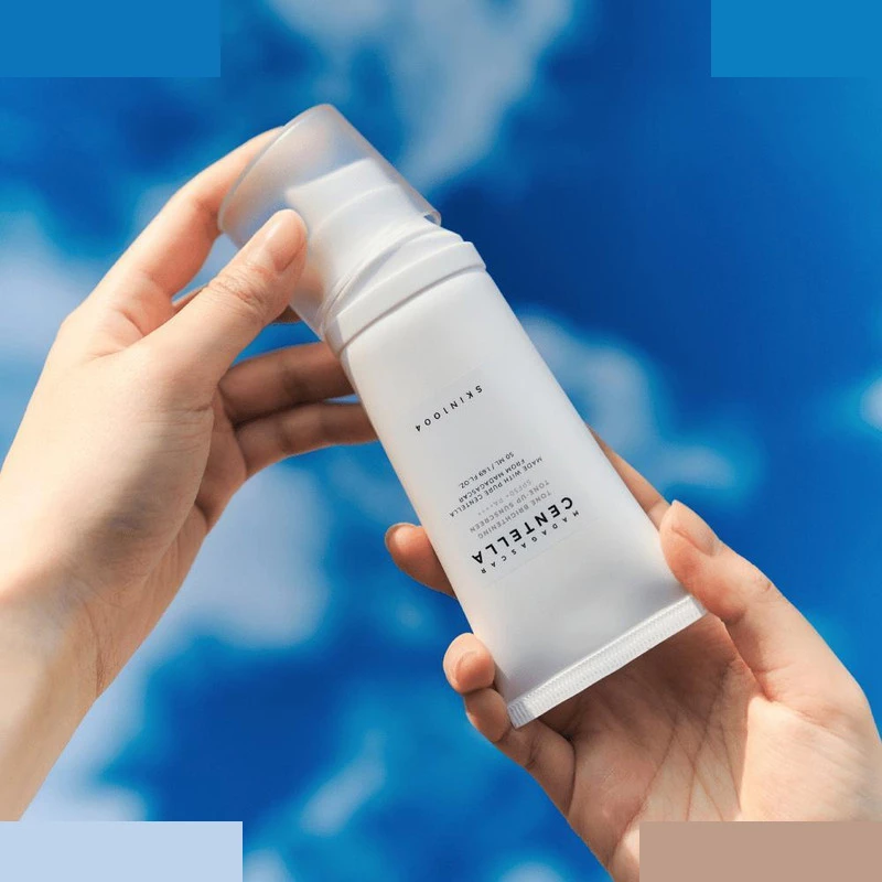کرم ضد آفتاب رنگی سنتلا SPF 50 مدل TONE BRIGHTENING مناسب انواع پوست حجم 50 میلیلیتر تصویر ۲